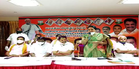 மக்களின் கருத்துக்களை கேட்டு சட்டம் இயற்ற வேண்டிய அவசியமில்லை - வானதி சீனிவாசன்.