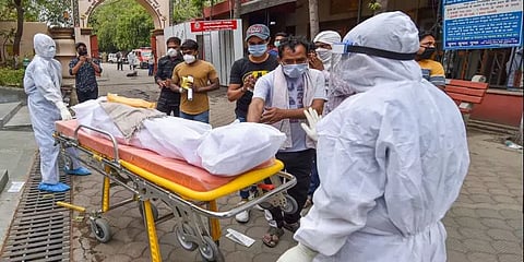 “பாக்கி 8 லட்சம் ரூபாயை கட்டிவிட்டு சடலத்தை எடுங்கள்” தனியார் மருத்துவமனை அடாவடி