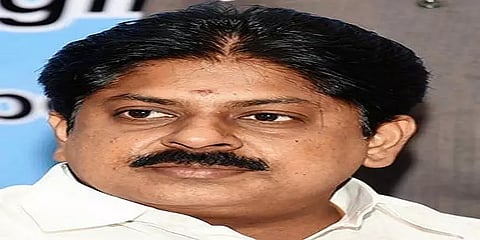 அமைச்சரவையில் இருந்து நீக்கப்பட்ட மணிகண்டன், ஓபிஎஸ் உடன் திடீர் சந்திப்பு.!