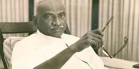 பெரியாரை அரசியல் குருவாக ஏற்ற சீடர் காமராசர்