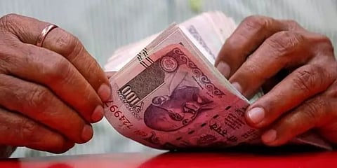 இ.எம்.ஐ. -ன் வட்டிக்கு வட்டியா?: உச்ச நீதிமன்றத்தில் மத்திய அரசு விளக்கம்.!