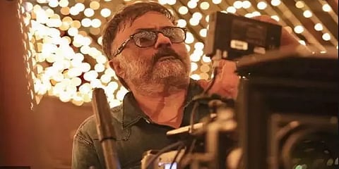 டிஜிட்டல் ஓவியத்தில் ஆர்வத்துடன் ஈடுபடும் ஒளிப்பதிவாளர் பி.சி. ஸ்ரீராம்