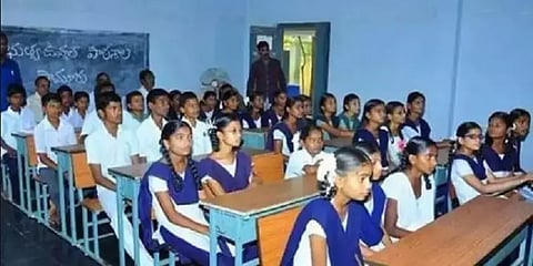 ஆந்திராவில் 27 பள்ளி மாணவர்களுக்கு கொரோனா: மூடப்பட்ட விழியநகரம் அரசுப் பள்ளிகள்