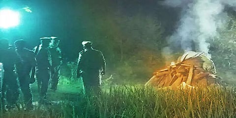 11 நாட்களுக்குப் பிறகு சோதனை செய்தால் எப்படி?: ஹத்ராஸ் விவகாரத்தில் கொதித்த டாக்டர்.!