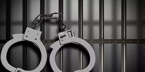 பெண்களை பாலியல் தொழிலில் ஈடுபடுத்திய மூதாட்டி உள்ளிட்ட 3 பேர் கைது