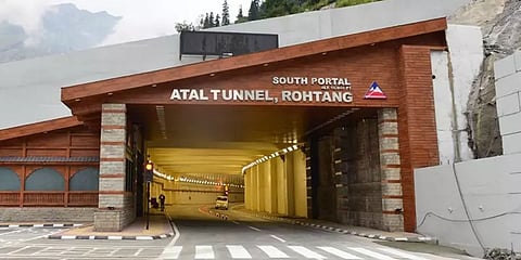 புதிதாக திறக்கப்பட்ட அடல் சுரங்கப் பாதையில் கடந்த 72 மணி நேரத்தில் 3 விபத்துகள்!