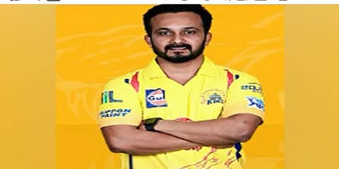 டெஸ்ட் இன்னிங்ஸ் ஆடிய கேதர் ஜாதவ் ! வறுத்தெடுத்த நெட்டிசன்ஸ்