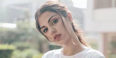 சிறையில் இருந்த நாட்களில் கைதிகளுக்கு யோகா கற்றுக்கொடுத்த ரியா சக்ரவர்த்தி..