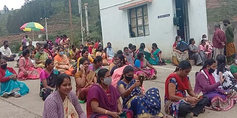 "9 மாதங்களாக வாடகைக்கூட கொடுக்க முடியல” -அன்னை தெரசா பல்கலை பேராசிரியைகள் போராட்டம்