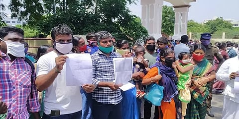 இலவச கட்டாய கல்வி உரிமையை மறுக்கும் தனியார் பள்ளி! - பெற்றோர் புகார்