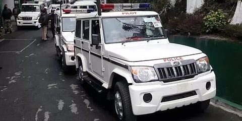 சி.பி.ஐ. அதிகாரிபோல் பக்கா நடிப்பு... லிஃப்ட் கொடுத்து கொள்ளையடித்த நபர் கைது