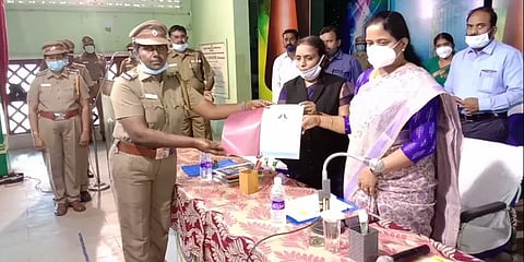 போக்சோ சட்டம் 18வயது பூர்த்தி ஆகாத ஆணுக்கும் பொருந்தும் - நீதிபதி கருத்து