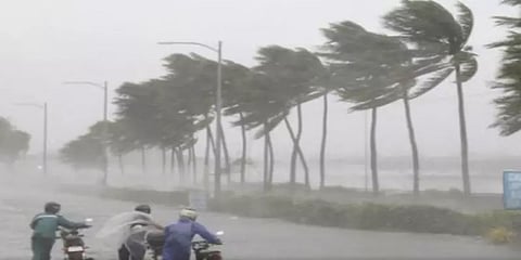 அந்தமான் அருகே புதிய காற்றழுத்த தாழ்வு பகுதி... தமிழகத்தில் மழைக்கு வாய்ப்பு..!