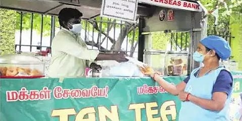 தேநீர் வாங்கினால் முகக்கவசம் இலவசம்: சென்னையில் ஒரு புதுமை