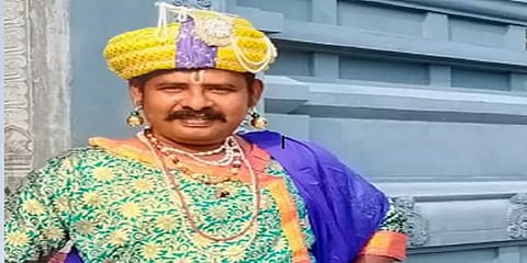 பத்தாம் வகுப்பு மனப்பாடப் பாடல்: குலசேகர ஆழ்வாராகவே மாறிய அரசுப் பள்ளி ஆசிரியர்