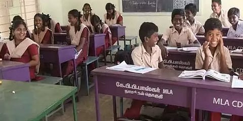 தமிழகத்தில் பள்ளிகள் திறப்பு எப்போது? - சென்னை உயர் நீதிமன்றம் கேள்வி