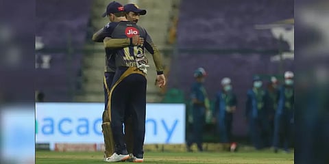 டாஸ் வென்றது கொல்கத்தா : மும்பை முதல் பவுலிங்