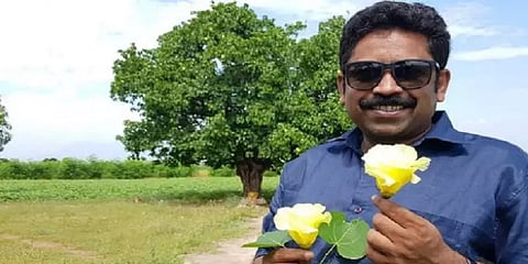 இம்ரான்கானாக ஷாருக்கான் நடிக்கமுடியுமா?: குஷ்பு, ராதிகாவுக்கு இயக்குநர் சீனுராமசாமி கேள்வி