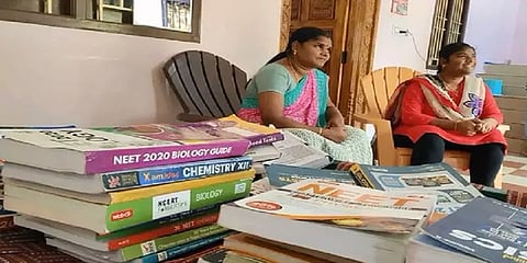 நீட் தேர்வு குளறுபடி: "இது என்னோட ஓஎம்ஆர் சீட் இல்லை" கதறும் அரியலூர் மாணவி