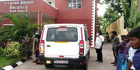 நிலப் பிரச்சனையால் ஏற்பட்ட மோதல்: 55வயது பெண் அடித்துக் கொலை