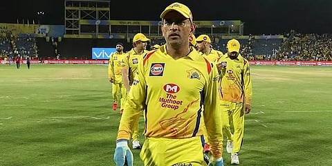 தோனி செய்தது சரியா? அவரே இப்படி சொல்லலாமா?-கொதிக்கும் இணையம்;வருத்தத்தில் சென்னை ஃபேன்ஸ்!