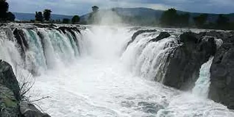 ஒகேனக்கல்லில் சுற்றுலா பயணிகளுக்கு அனுமதி - மாவட்ட ஆட்சியர்