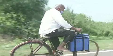 87 வயதில் இப்படியும் ஒரு மருத்துவர்: 60 ஆண்டுகளாக இலவச மருத்துவ சேவை.!