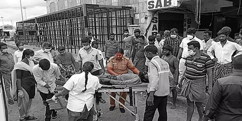 வலிப்பு நோயால் உயிருக்கு போராடிய தொழிலாளி... தக்க நேரத்தில் மீட்ட பெண் காவலர்