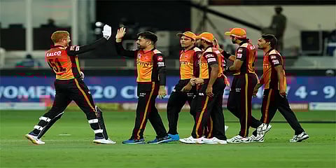 ஹைதராபாத் பவுலர்களிடம் சரண்டர் ஆன பஞ்சாப் பேட்ஸ்மேன்கள்!