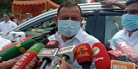 “முத்தரசனின் இரண்டு கண்களுக்கு மட்டும் இரண்டு பார்வை”-ஓ.எஸ்.மணியன் விமர்சனம்