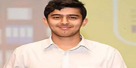 ஆணியடிக்காமல் கனமான பொருள்களைத் தொங்கவிடலாம்: மாணவரின் புதிய தொழில்நுட்பம்