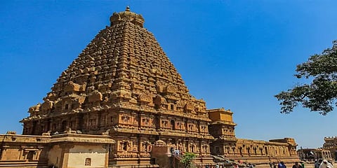 தஞ்சை பெரிய கோயிலில் ஒலித்த தமிழ்.. பெருவுடையாருக்கு தமிழில் வழிபாடு .!