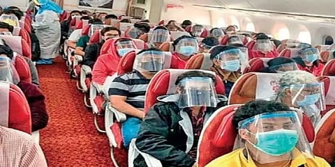 மீண்டும் தொடங்க இருக்கும் வந்தே பாரத் விமான சேவை - ஊர் திரும்பும் இந்தியர்கள் !