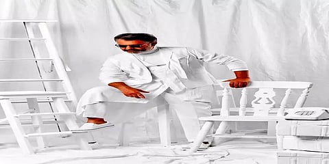 இவர் விவேக்கா? இல்ல வீரம் பட அஜித்தா?: அட்டகாசமான போட்டோ ஷூட்!