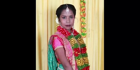 “என்னால் முடியவில்லை கருவை கலைத்துவிடுங்கள்”. வலி தாங்க முடியாமல் தீக்குளித்த கர்ப்பிணி!