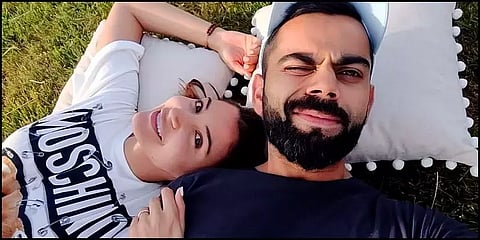 சைகையால் பேசிக் கொண்ட விராட் கோலி- அனுஷ்கா ஷர்மா- வைரல் வீடியோ