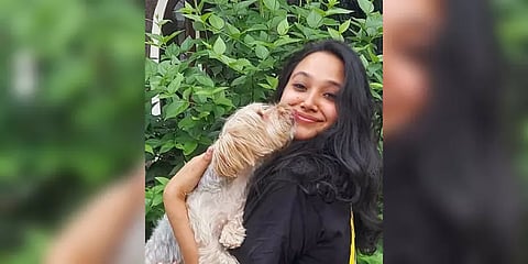 அடேங்கப்பா... 1.75 லட்சம் செலவு; விமானத்தில் பயணித்த நாய்: எதற்கு தெரியுமா?