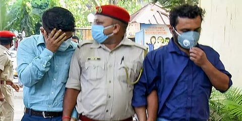 ஜேஇஇ தேர்வில் ஆள்மாறாட்டம்... தானே வந்து வாய்விட்டு மாட்டிக்கொண்ட மாணவர்...!