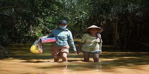 வியட்நாமில் வரலாறு காணாத சூறாவளி: 35 பேர் உயிரிழப்பு, பல ஆயிரம் வீடுகள் சேதம்