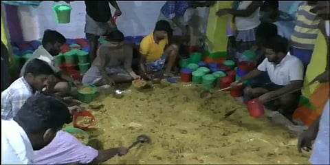 மதுரை சடச்சி அம்மன் கோயில் திருவிழா: பக்தர்களின் வீடுகளுக்கே சென்ற 1500 கிலோ பிரியாணி