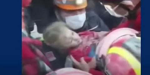 துருக்கி: இடிபாடுகளில் 3 நாட்கள்... 3 வயது சிறுமி உயிருடன் மீட்பு.!