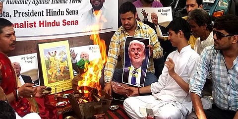 ட்ரம்பின் வெற்றிக்காக இந்துசேனா அமைப்பினர் டெல்லியில் சிறப்பு பூஜை