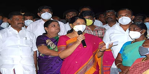 ரஜினிகாந்த் எங்கங்க கட்சி ஆரம்பிக்கிறார்? கனிமொழி கேள்வி