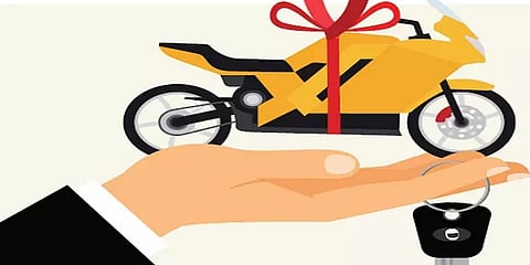 தொடங்கிவிட்டது மழைக்காலம்.. உங்க ’பைக்’க பத்திரமா பாத்துக்க சில டிப்ஸ்...!