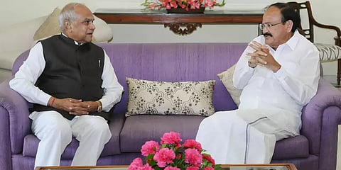 டெல்லியில் தமிழக ஆளுநர்... குடியரசு துணைத் தலைவரை இன்று சந்திக்கிறார்..!