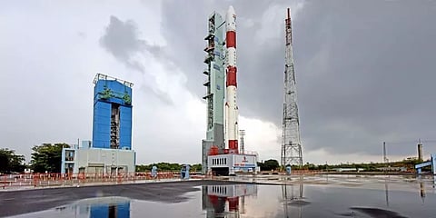 10 செயற்கைக்கோள்களுடன் இன்று விண்ணில் பாய்கிறது இஸ்ரோவின் பிஎஸ்எல்வி சி-49 ராக்கெட்!