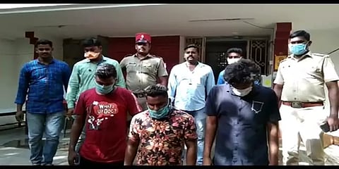 தலைக்கேறிய போதை.. ஒட்டகப்பால் மில்க் ஷேக் கேட்டு ரகளையில் ஈடுபட்ட கல்லூரி மாணவர்கள்..!