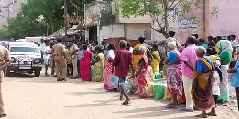 வினையாக இருந்த முன்விரோதம் - பட்டப்பகலில் இளைஞர் வெட்டிக்கொலை