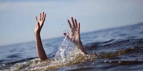 கர்நாடகா: காவிரி ஆற்றில் திருமண போட்டோஷூட் - நீரில் மூழ்கி உயிரிழந்த இளம் ஜோடி.!