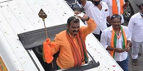 ''தவறான செயலை நியாயப்படுத்தாதீர்கள்'' - வேல் யாத்திரை தொடர்பாக நீதிமன்றம் கண்டனம்